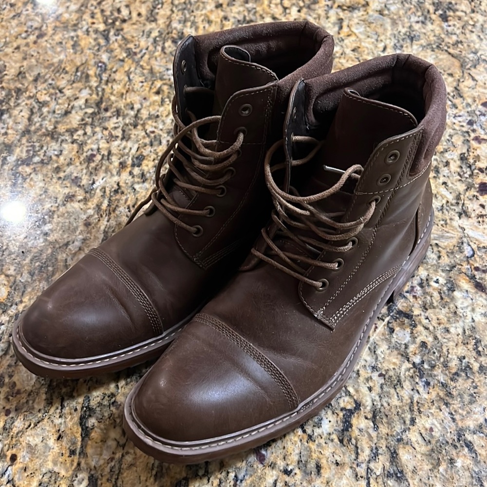 Perry Ellis Captain Boot Size 10 Brown